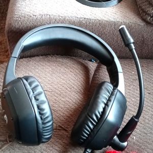Gaming headphones